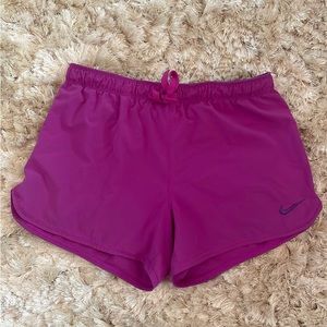Woman’s Magenta Nike Shorts Size Large